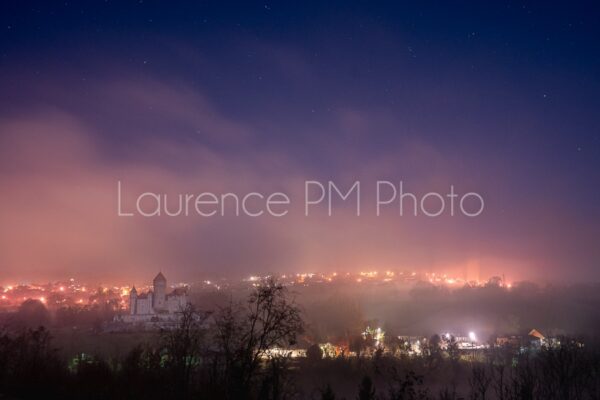 Achat de photo du château de Montrottier sous la brume