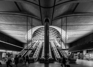Achat de photo de station de métro à Canary Wharf en noir et blanc