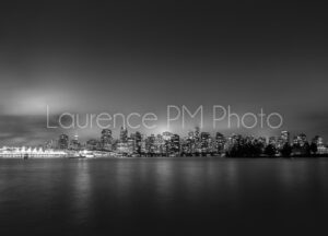 Achat de photo de la skyline de Vancouver et Flyover Canada en noir et blanc et édition limitée